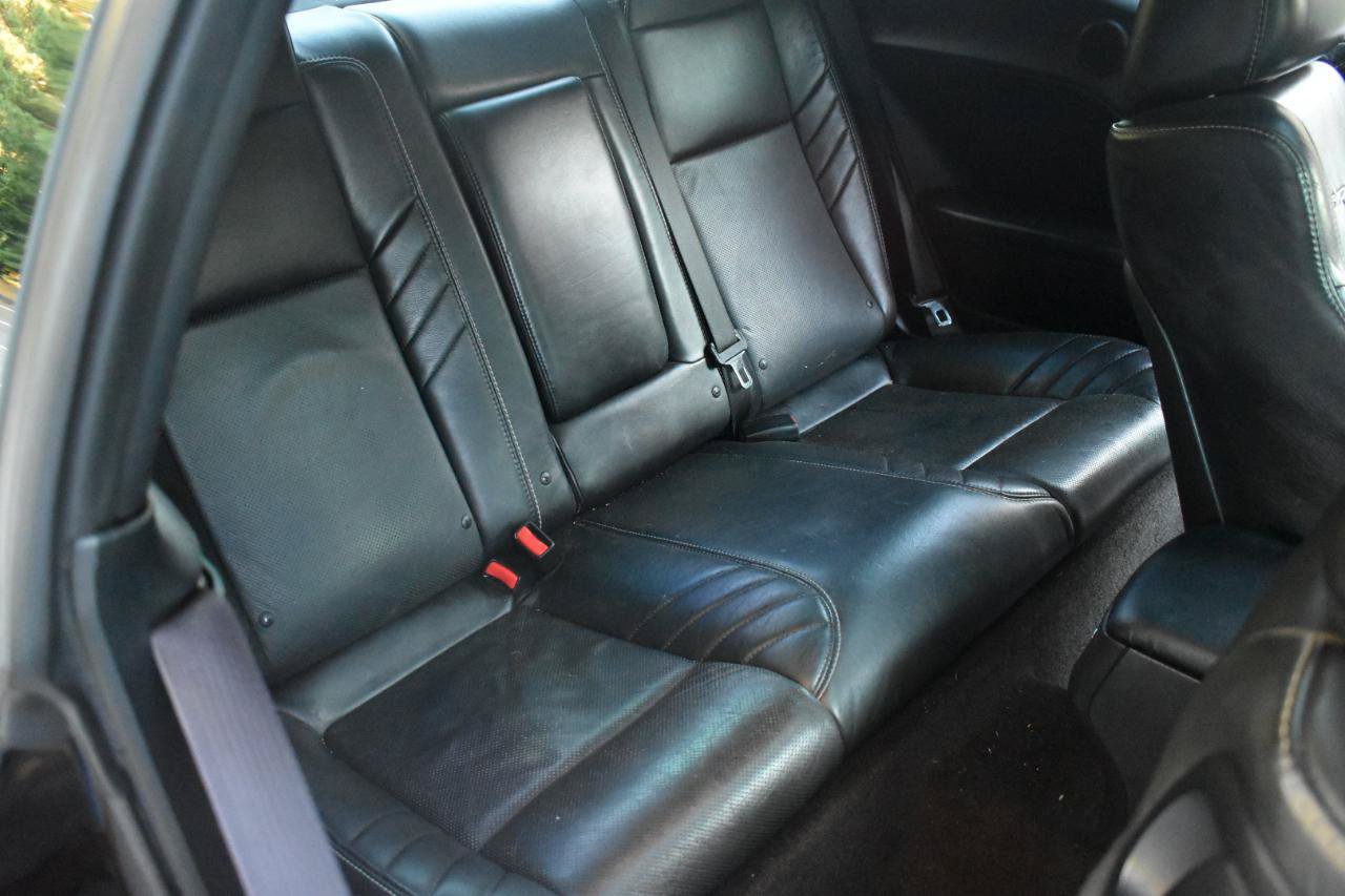 Used 2016 Dodge Challenger SRT RWD image 21