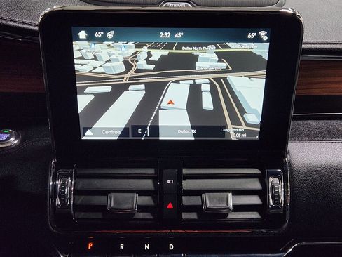 Used 2018 Lincoln Navigator Select w/ Technology Package image 35