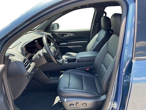 Used 2025 Chevrolet Traverse LT AWD/4WD image 10