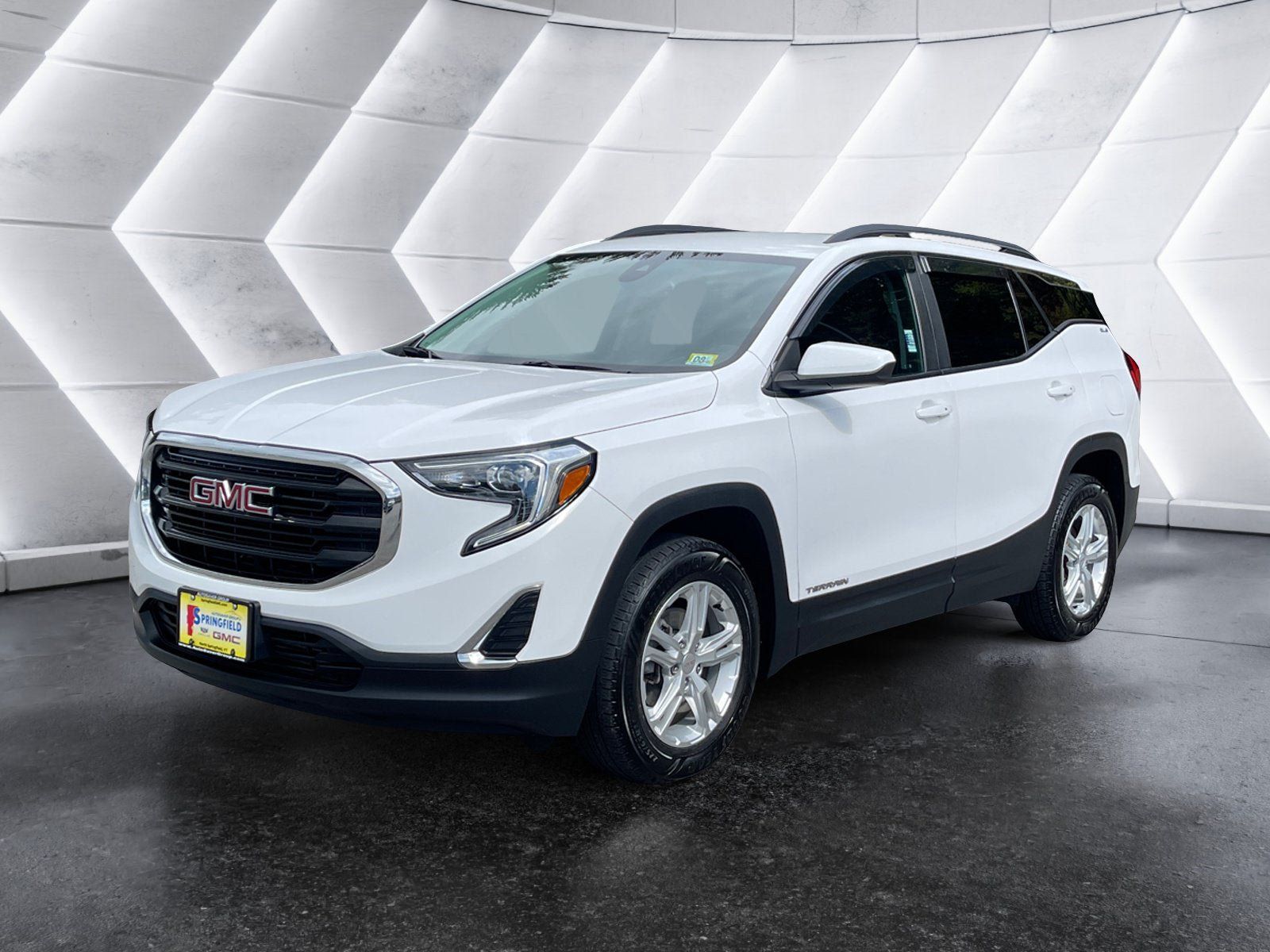 Used 2021 GMC Terrain SLE w/ Driver Convenience Package AWD/4WD image 2
