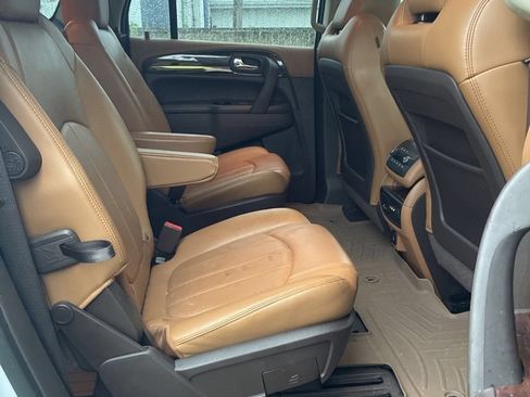 Used 2017 Buick Enclave Leather w/ Enclave Tuscan Edition FWD image 18