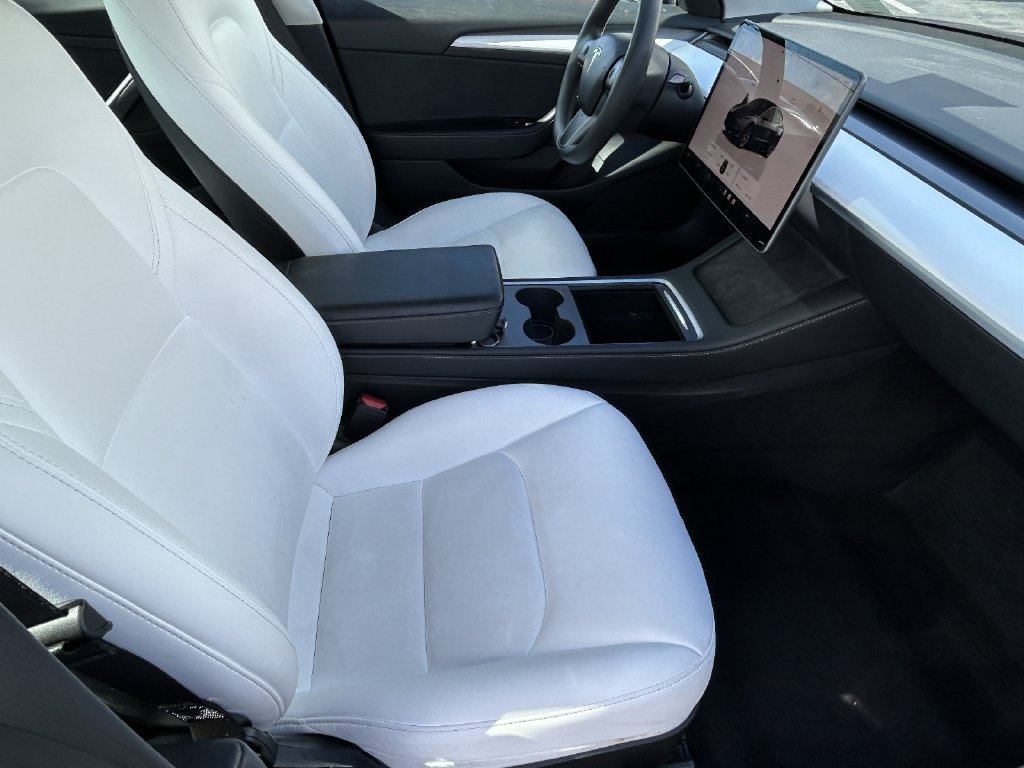 Used 2023 Tesla Model 3 Standard Range RWD image 9