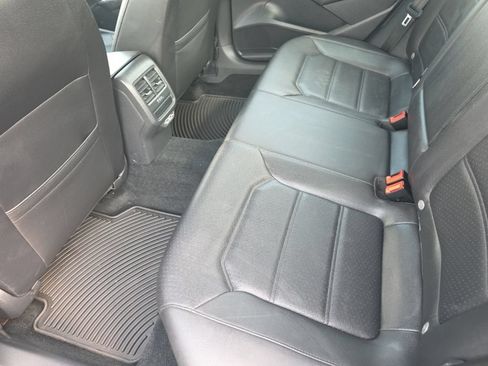 Used 2019 Volkswagen Passat 2.0T Wolfsburg w/ Wheels & Sunroof Package FWD image 12
