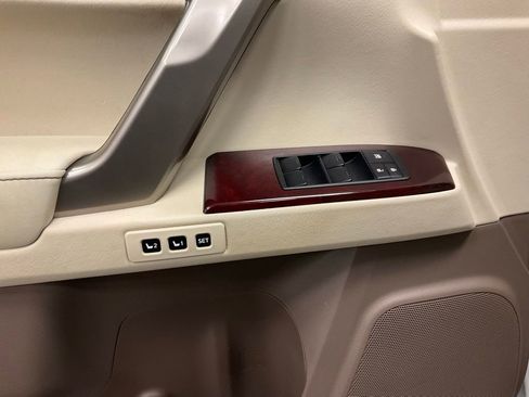 Used 2015 Lexus GX 460 w/ Premium Package image 18