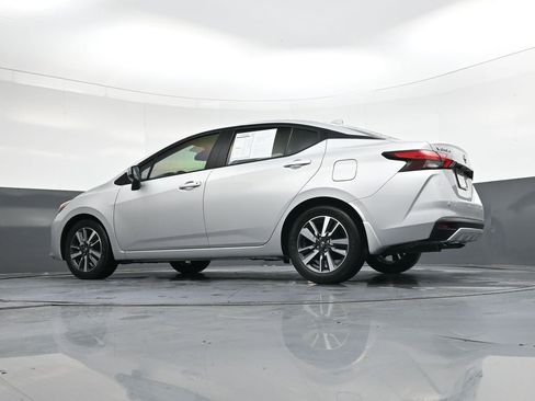 Used 2025 Nissan Versa SV w/ Trunk Package image 28