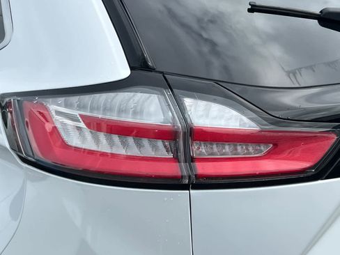 Used 2020 Ford Edge SEL image 15