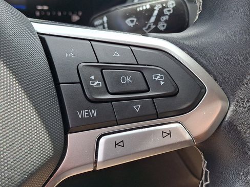 Used 2023 Volkswagen Tiguan SE AWD/4WD image 22