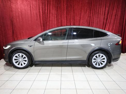 Used 2016 Tesla Model X 75D AWD/4WD image 4