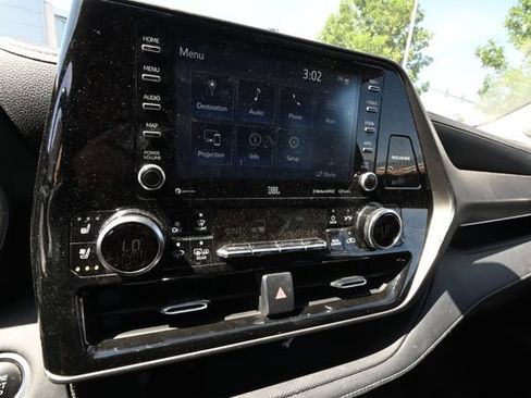 Used 2021 Toyota Highlander Limited AWD/4WD image 12