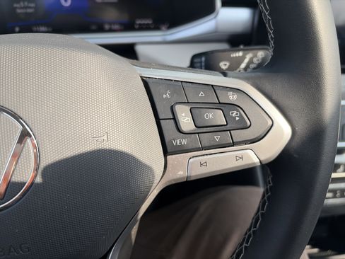 New 2025 Volkswagen Taos SE image 26