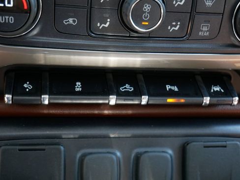 Used 2017 Chevrolet Silverado 1500 High Country AWD/4WD image 24
