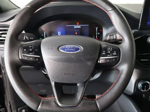 Used 2023 Ford Escape ST-Line AWD/4WD image 3
