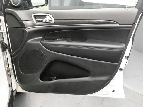 Used 2022 Jeep Grand Cherokee Limited image 44