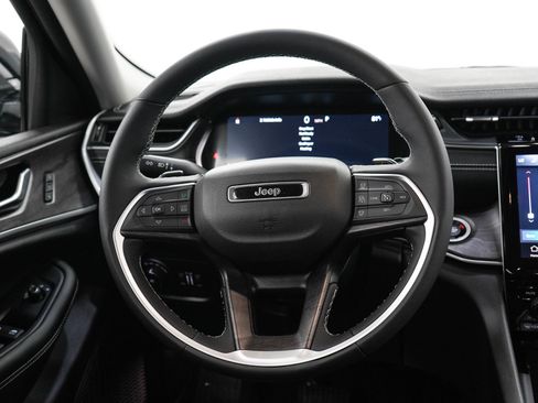 Used 2023 Jeep Grand Cherokee L Limited AWD/4WD image 19