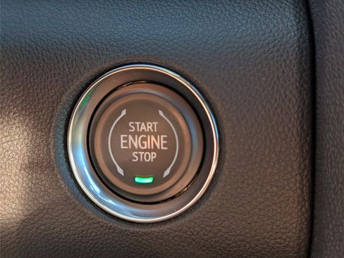 Used 2026 GMC Acadia Elevation w/ Elevation Premium Package FWD image 28
