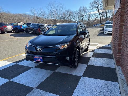 Used 2017 Toyota RAV4 XLE image 5
