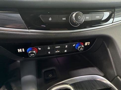 Used 2019 Buick Enclave Essence image 22