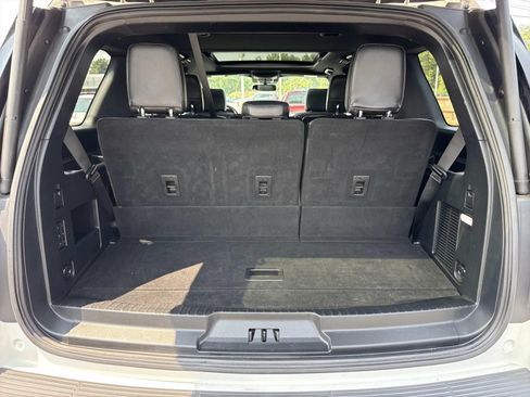 Used 2020 Ford Expedition XLT w/ Equipment Group 202A AWD/4WD image 27