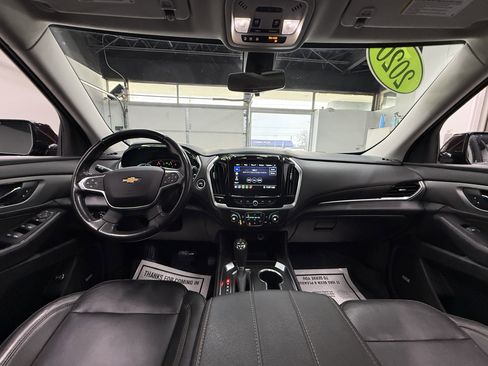 Used 2020 Chevrolet Traverse LT image 12