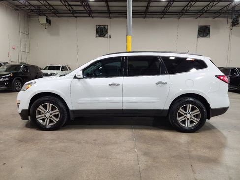 Used 2017 Chevrolet Traverse LT FWD image 7