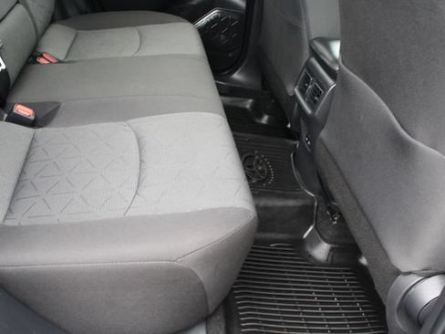 Certified 2022 Toyota RAV4 XLE FWD image 29