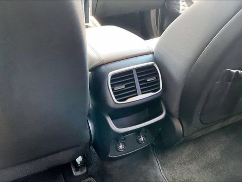 Used 2019 Hyundai Santa Fe SEL FWD image 9
