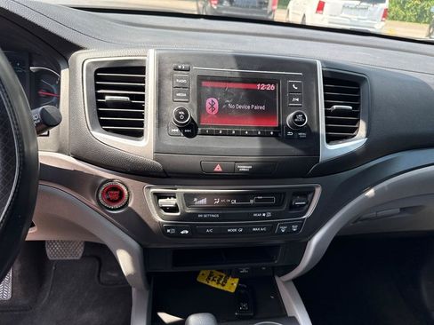 Used 2020 Honda Pilot LX image 16