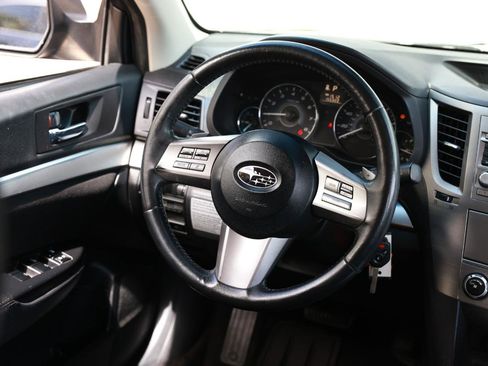 Used 2010 Subaru Outback 2.5i Premium AWD/4WD image 28