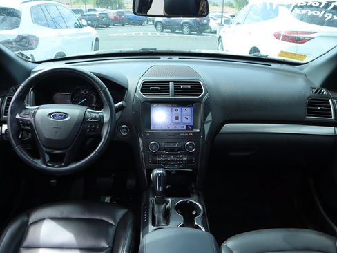 Used 2019 Ford Explorer XLT w/ Equipment Group 202A FWD image 7