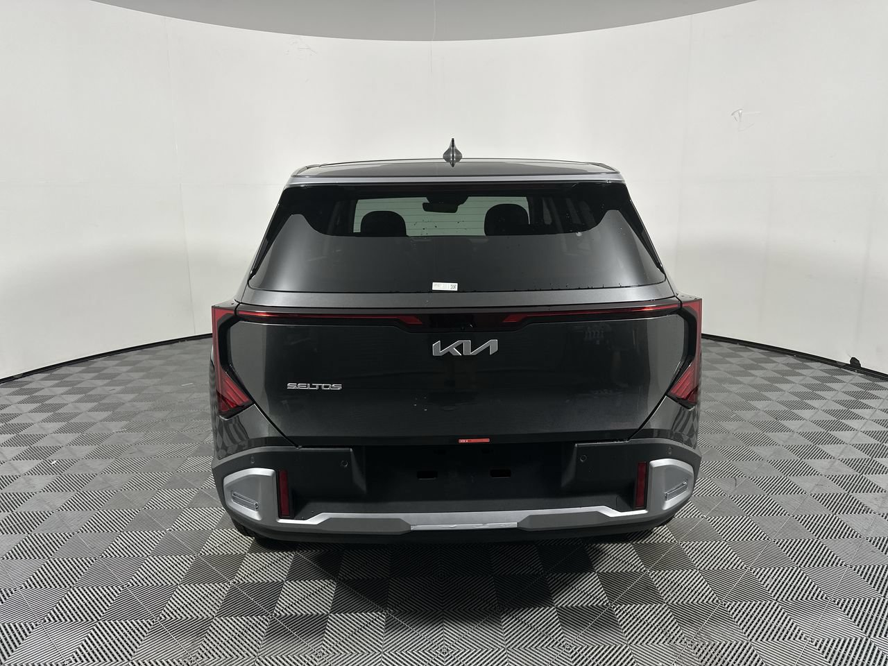 New 2027 Kia Seltos S FWD image 4
