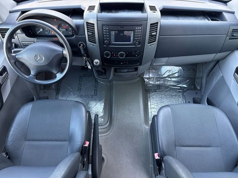 Used 2016 Mercedes-Benz Sprinter 2500 image 12