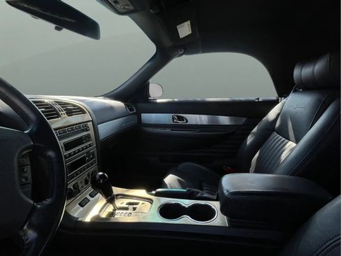 Used 2004 Ford Thunderbird RWD image 9