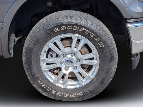 Used 2017 Ford F150 Lariat image 10