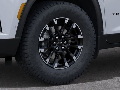 New 2026 Chevrolet Traverse Z71 w/ Enhanced Driving Package image 9