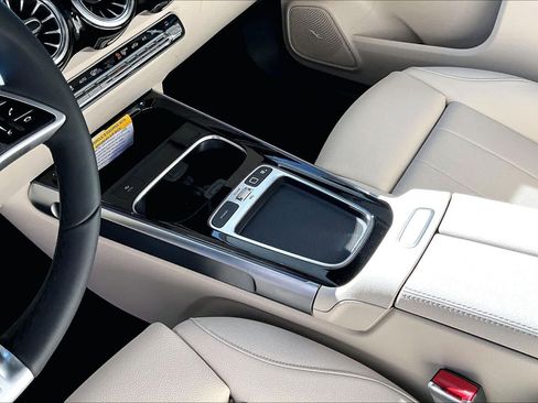 Used 2026 Mercedes-Benz GLB 250 image 11