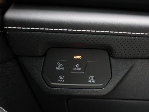 New 2026 Volkswagen Atlas SE image 9