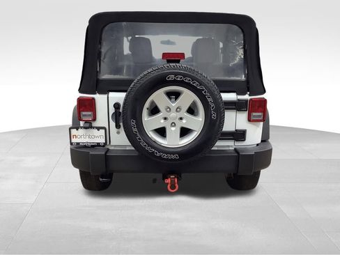 Used 2017 Jeep Wrangler Sport w/ Quick Order Package 24S AWD/4WD image 6