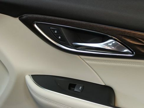 Used 2023 Buick Envision Avenir image 9