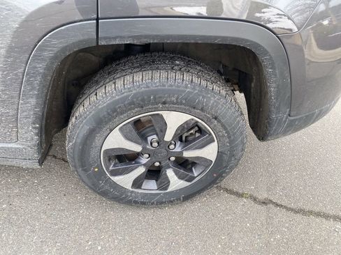 Used 2023 Jeep Grand Cherokee 4WD 4xe image 10