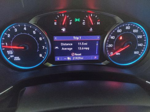 Used 2023 Chevrolet Equinox LT FWD image 23