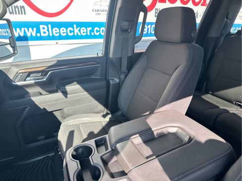 Used 2025 Chevrolet Silverado 2500 LT w/ Convenience Package AWD/4WD image 31