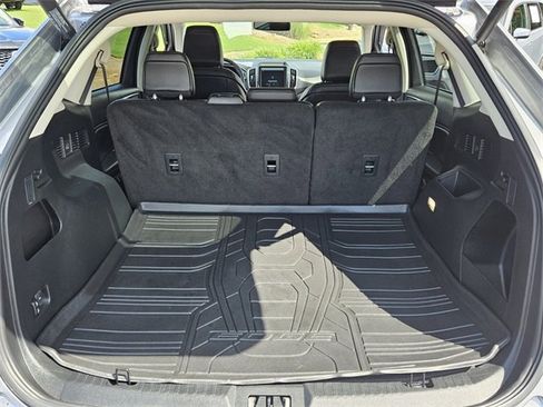 Used 2022 Ford Edge SEL w/ Convenience Package image 11