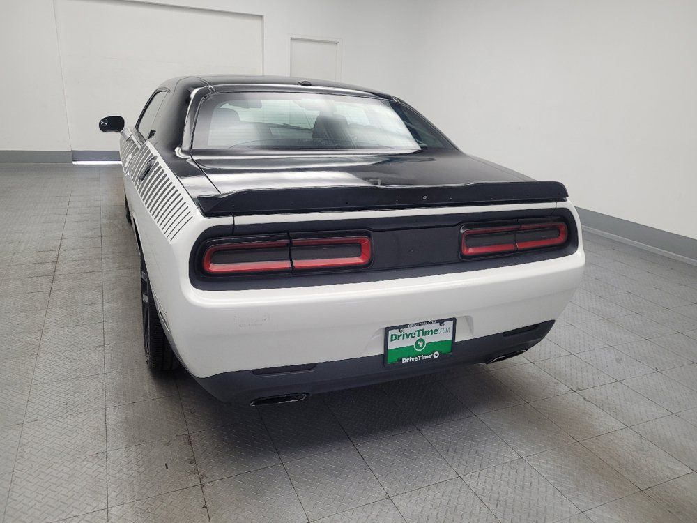 Used 2019 Dodge Challenger SXT w/ Blacktop Package RWD image 6