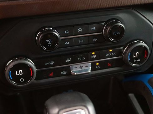 Used 2023 Ford Bronco Outer Banks AWD/4WD image 25