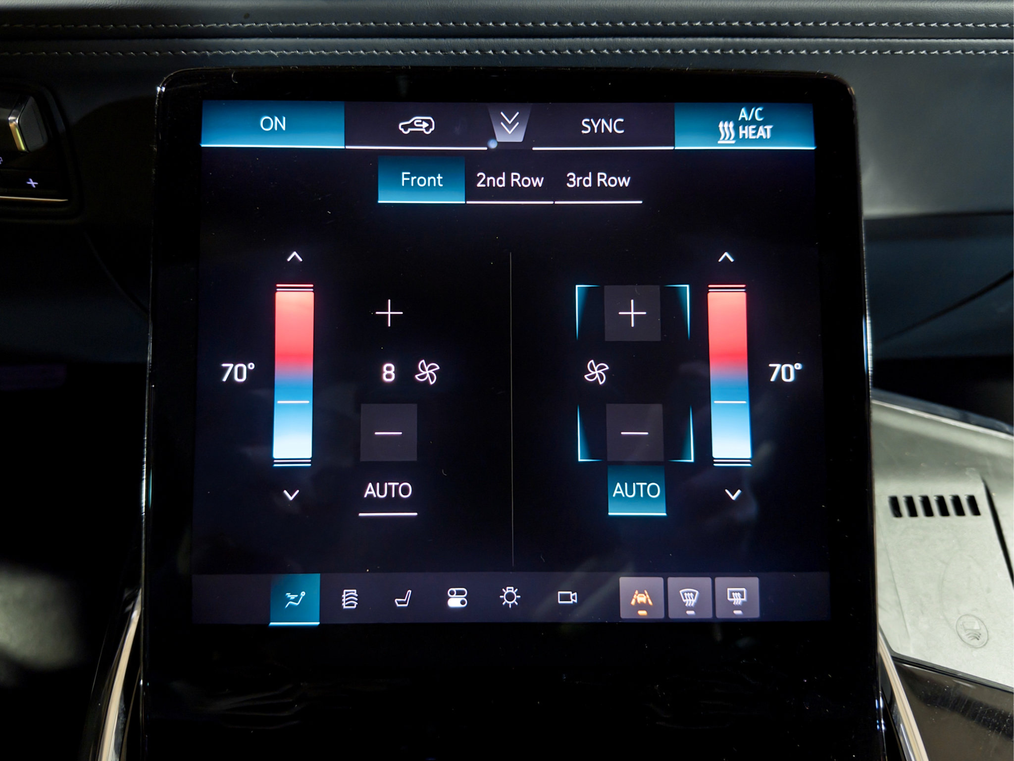 Used 2025 Cadillac Escalade IQ Sport 2 AWD/4WD image 15