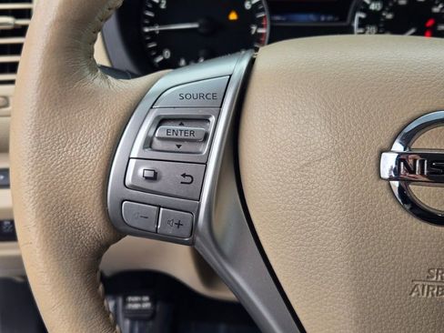 Used 2017 Nissan Altima 2.5 SL w/ Moonroof Package image 31