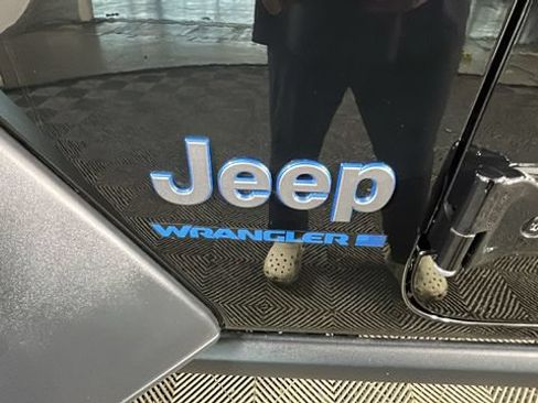 Used 2023 Jeep Wrangler Unlimited w/ Cold Weather Group AWD/4WD image 9