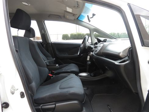 Used 2010 Honda Fit Sport image 29