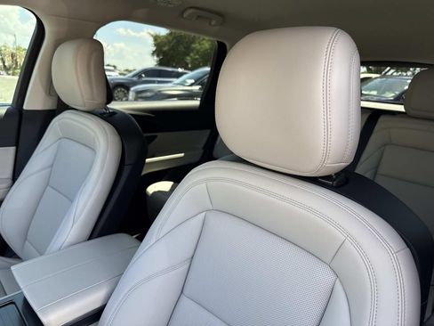 New 2026 Lincoln Nautilus Premier AWD/4WD image 21