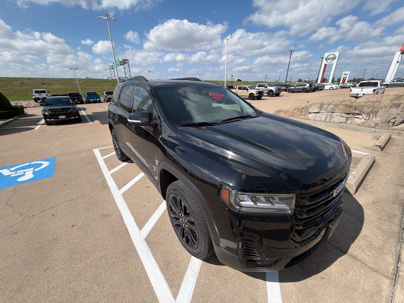 Used 2023 GMC Acadia SLT w/ Elevation Edition FWD image 29